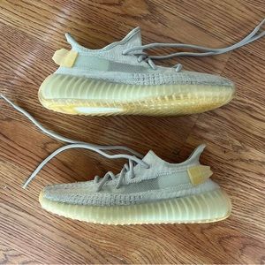 Yeezy Boost 350 V2 “Light”